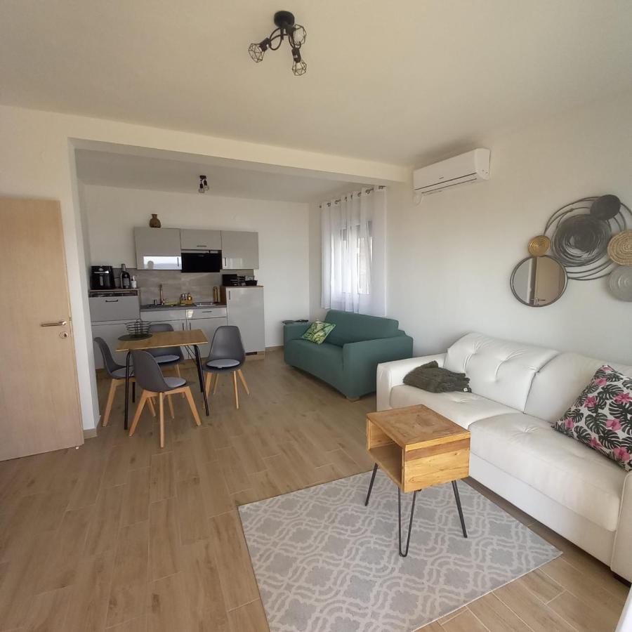 Apartmani Tin Starigrad Paklenica Exterior photo